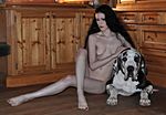 Vorbereitung zu einem Akt Shooting mit Doggen - Preparing of a nude-shooting wit Great Danes